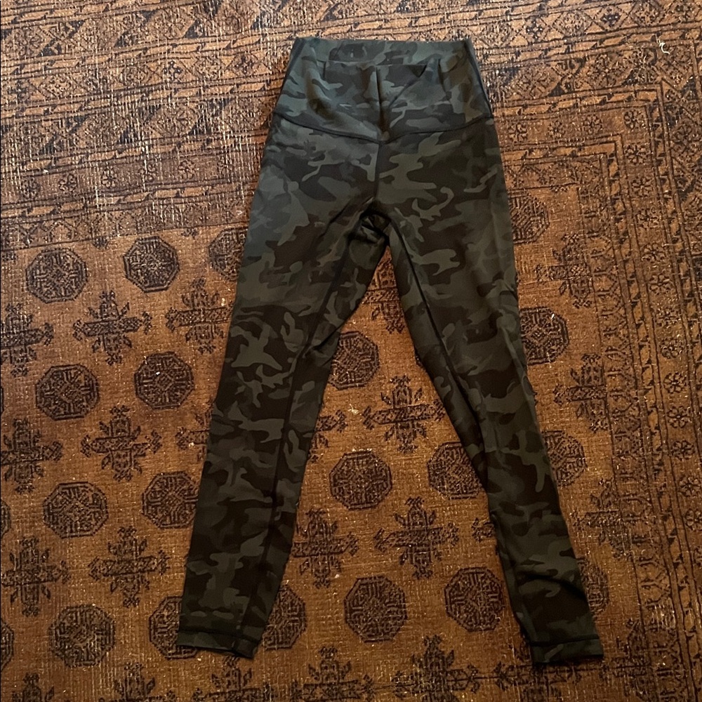 Lululemon Athletica Black Camouflage Cropped Pants